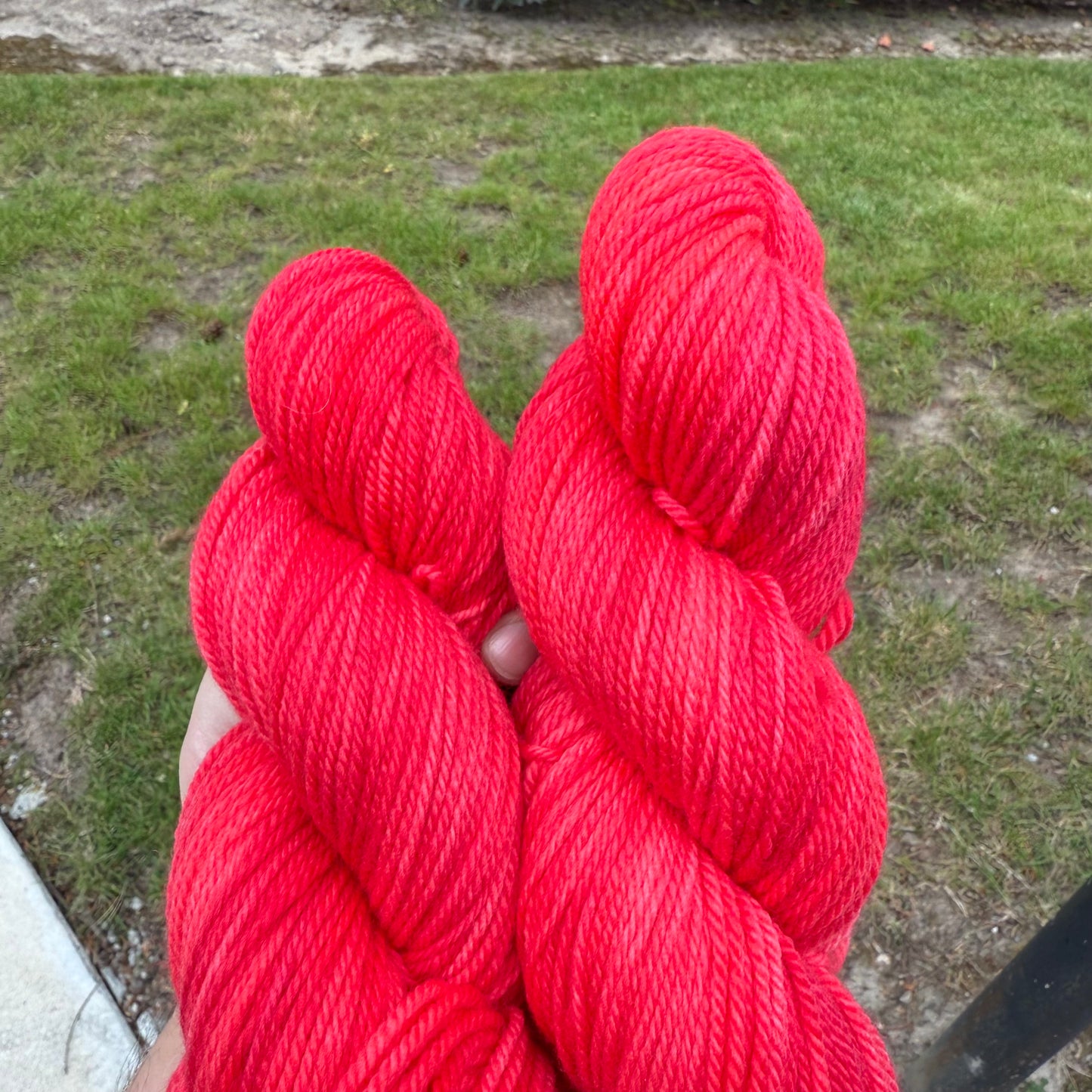 Hello Hot Lips - Targhee Worsted
