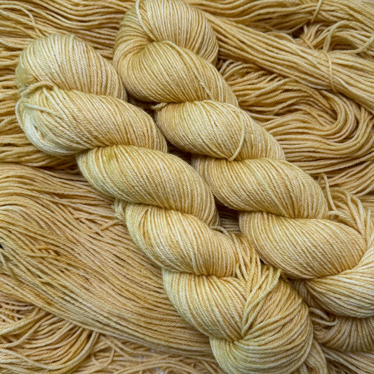 Golden Blonde (DK BFL) (OOAK)