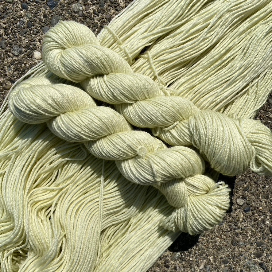 A Very Light Green (BFL DK)