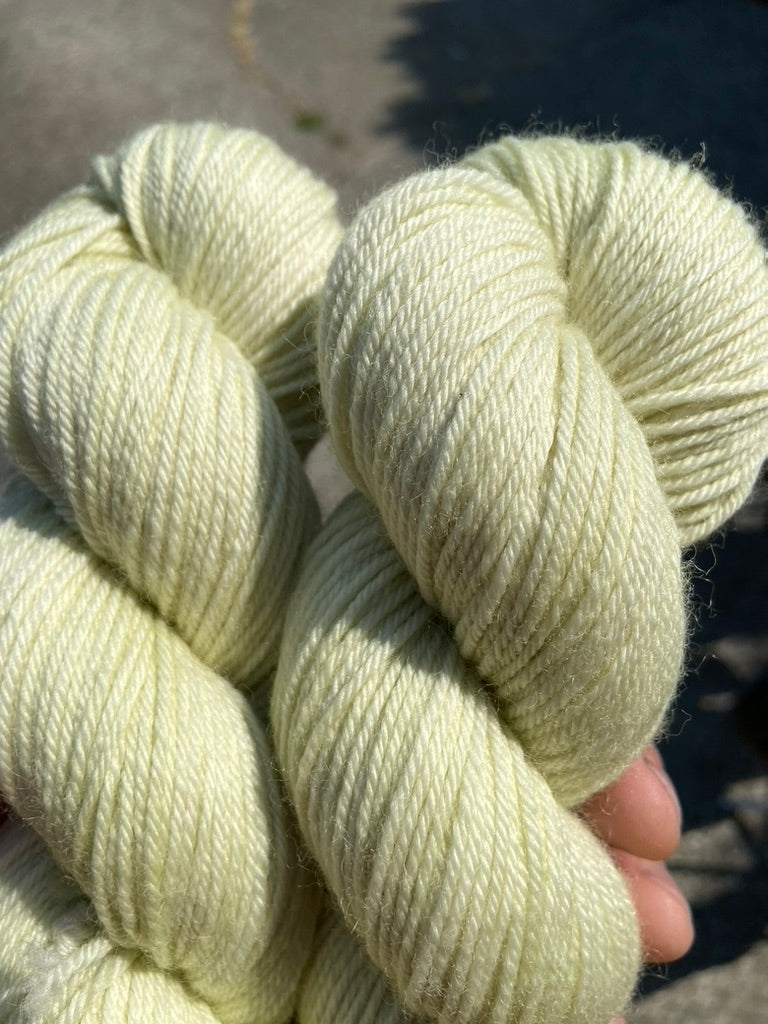 A Very Light Green (BFL DK)