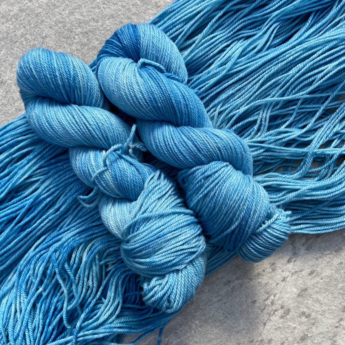 THOMAS HAS THE BLUES - Targhee Worsted